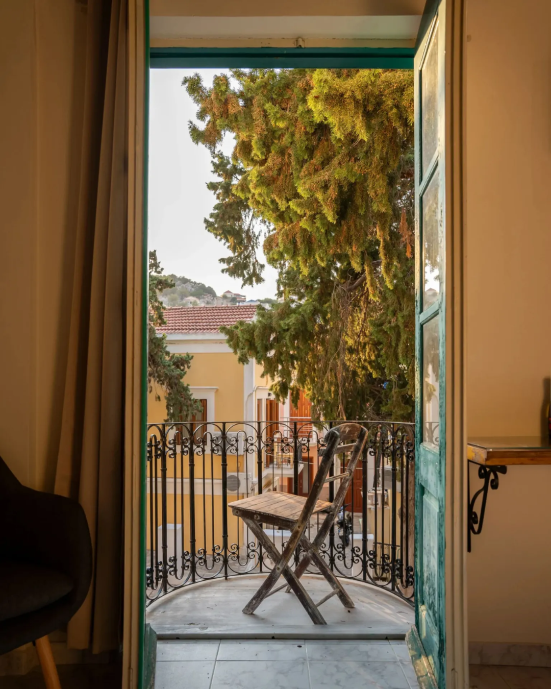 Vavana Studios Symi visual identity symithengraphics graphic designer rethymno (4)